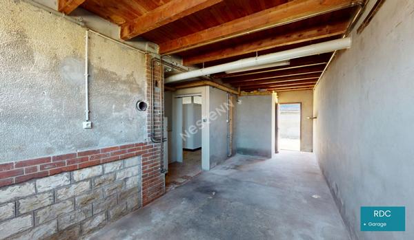 Maison situé au sud de louhans et ses 157 arcades proche de L'autoroute A6 et A39