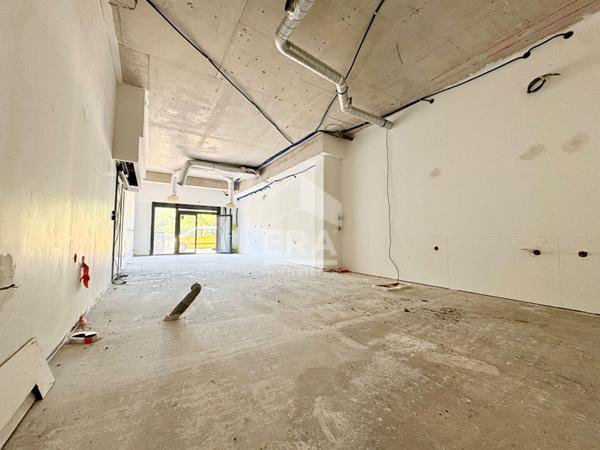 Local commercial Mougins 70.11 m2