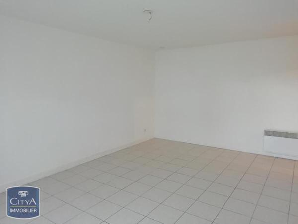 Appartement à louer 2 pièces 47.74m² Béthune (62400)