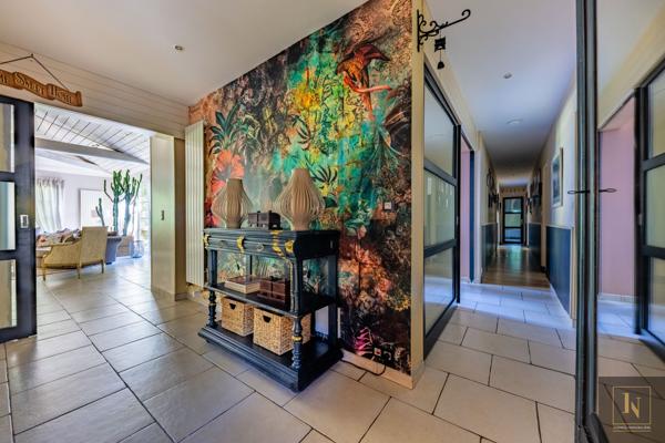 Maison
                                                                                                                                                                                                                                                                                                                        9 pièce(s)                                                                                                                                                                                                          5 chambre(s)                                                                                                                                                                                                          280  m²