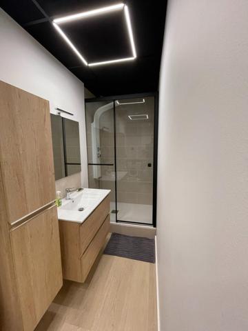 GRUISSAN 11430 LOCAL COMMERCIAL NEUF 2 PIECES CLIMATISATION PARKINGS