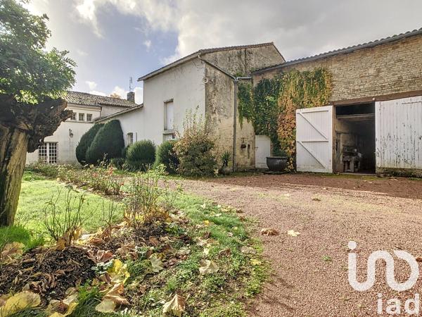 Maison à vendre 10 pièces 259 m² Villefagnan