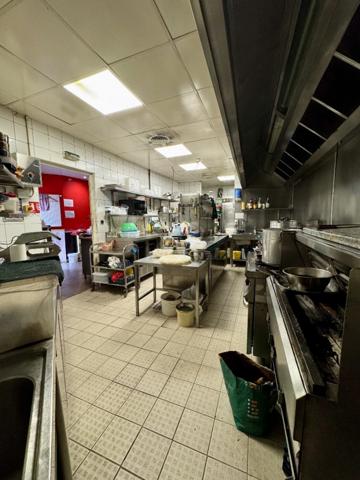 À vendre  Fonds de commerce  Emplacement n°1 face à la gare du Raincy