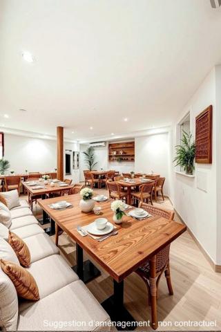 À vendre  Fonds de commerce  Emplacement n°1 face à la gare du Raincy