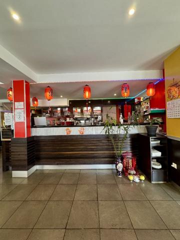 À vendre  Fonds de commerce  Emplacement n°1 face à la gare du Raincy