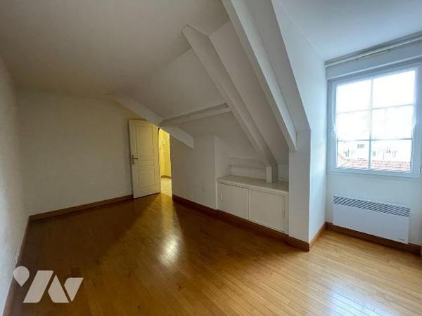 A ACHETER sen plein c?ur du centre-ville de NOGENT LE ROTROU

Un charmant appartement situé d...