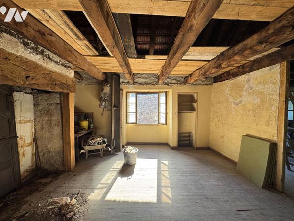 Maison en pierres à restaurer avec jardin -  Livernon