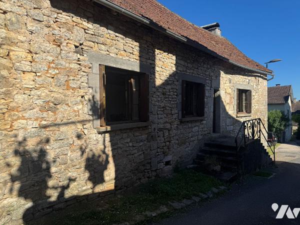 Maison en pierres à restaurer avec jardin -  Livernon