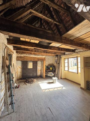 Maison en pierres à restaurer avec jardin -  Livernon