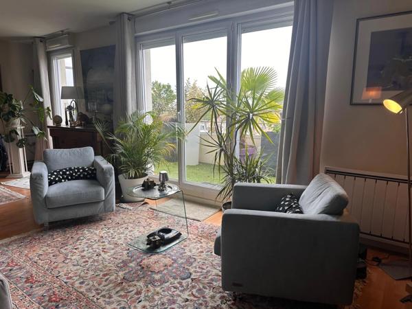 Appartement T4 familial de standing avec terrasse et double garage à Tours