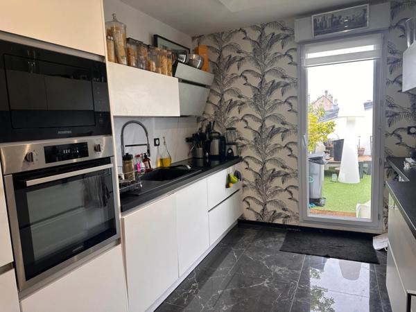 Appartement T4 familial de standing avec terrasse et double garage à Tours