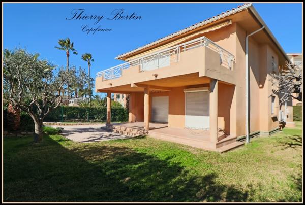 Appartement à vendre 9 pièces FREJUS (83)
