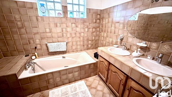 Maison à vendre 8 pièces 171 m² La Londe-les-Maures