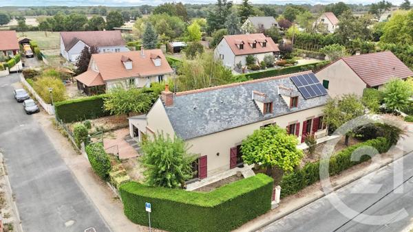 Maison à vendre  6 pièces - 207,57 m 2   YZEURE  - 03