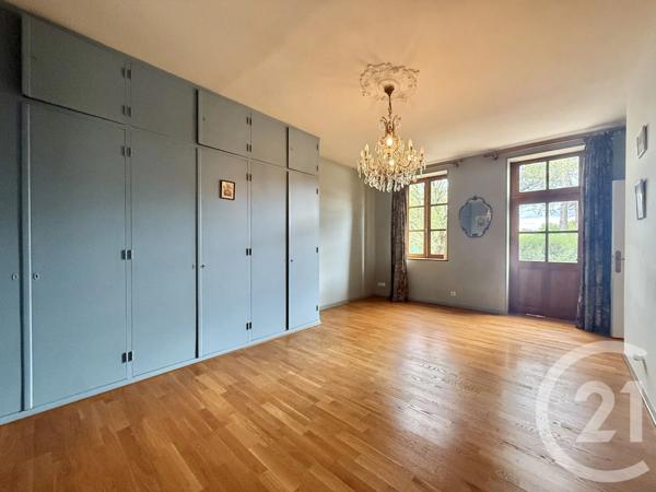 Maison à vendre  6 pièces - 207,57 m 2   YZEURE  - 03