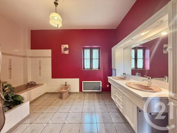 Maison à vendre  6 pièces - 207,57 m 2   YZEURE  - 03