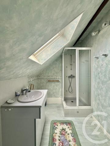 Maison à vendre  6 pièces - 207,57 m 2   YZEURE  - 03