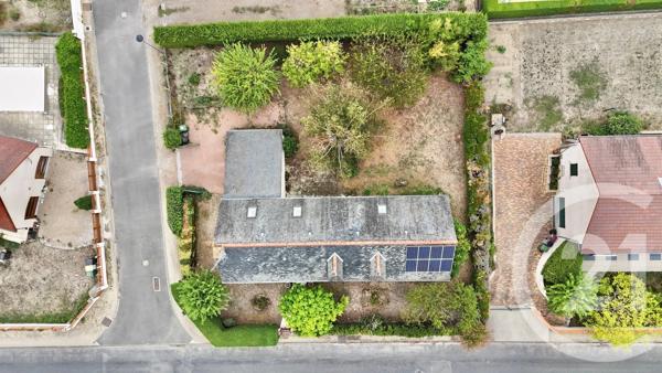 Maison à vendre  6 pièces - 207,57 m 2   YZEURE  - 03