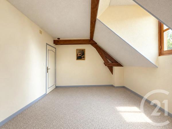 Maison à vendre  6 pièces - 207,57 m 2   YZEURE  - 03