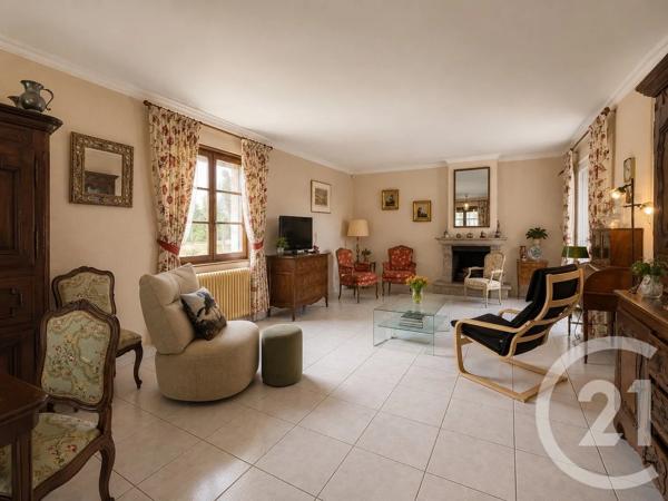 Maison à vendre  6 pièces - 207,57 m 2   YZEURE  - 03