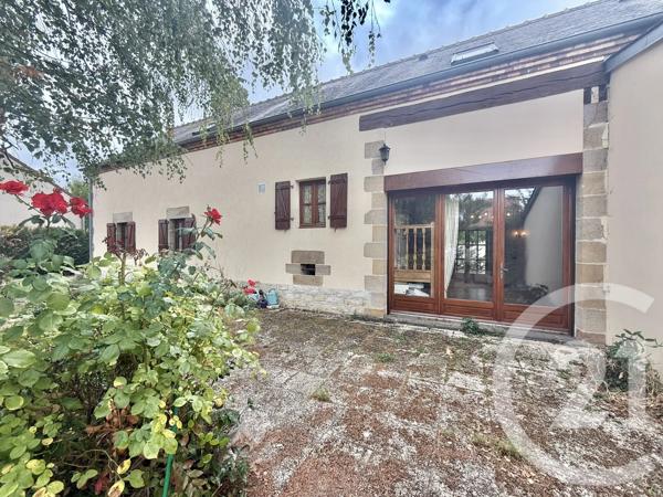 Maison à vendre  6 pièces - 207,57 m 2   YZEURE  - 03