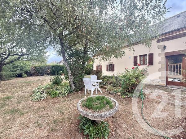 Maison à vendre  6 pièces - 207,57 m 2   YZEURE  - 03