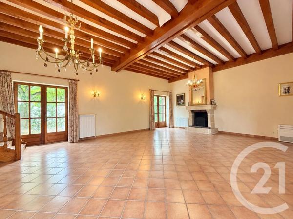 Maison à vendre  6 pièces - 207,57 m 2   YZEURE  - 03