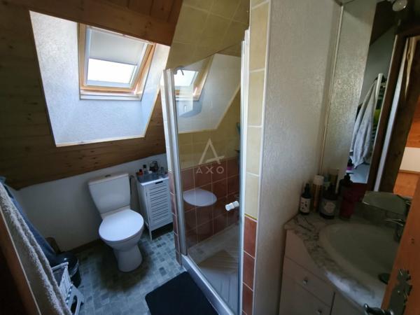 ALBERTVILLE SAINT-SIGISMOND (73200) – LE CHARME D'UNE MAISON DE VILLE AVEC COUR ET TERRASSE PRIVATIVES
