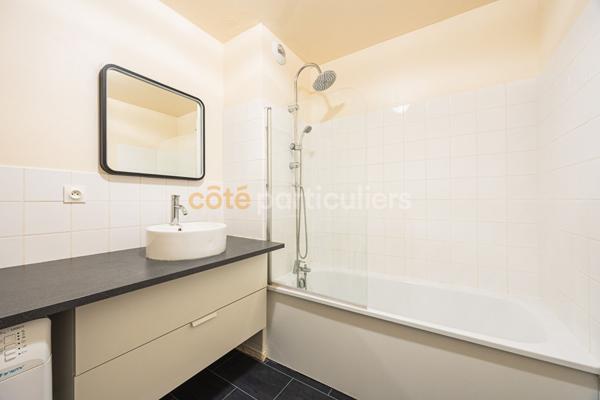 Vente
                Appartement51,25 m² - 2 Pièces -
                    NANTES (44300)