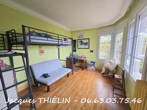 Maison de caractère en hypercentre de Longué-Jumelles ? 198 m² ? 5 chambres ? Terrain clos