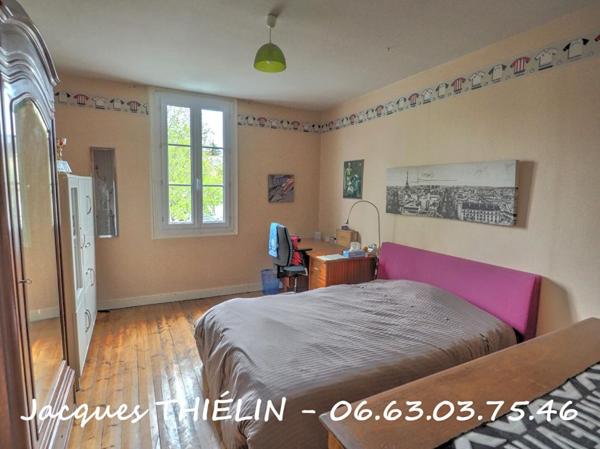 Maison de caractère en hypercentre de Longué-Jumelles ? 198 m² ? 5 chambres ? Terrain clos