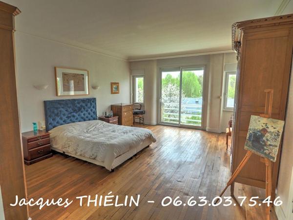 Maison de caractère en hypercentre de Longué-Jumelles ? 198 m² ? 5 chambres ? Terrain clos