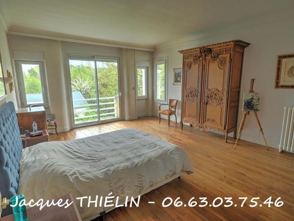 Maison de caractère en hypercentre de Longué-Jumelles ? 198 m² ? 5 chambres ? Terrain clos