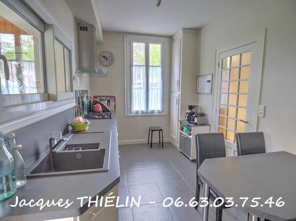 Maison de caractère en hypercentre de Longué-Jumelles ? 198 m² ? 5 chambres ? Terrain clos