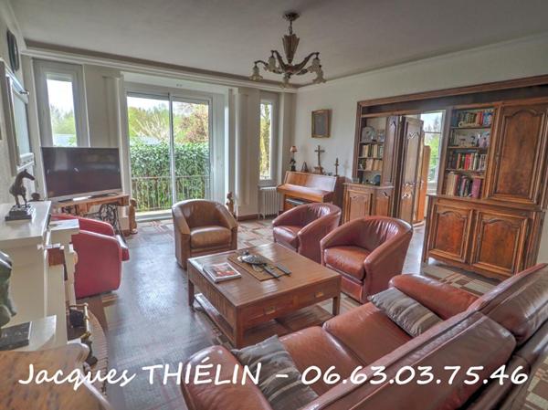 Maison de caractère en hypercentre de Longué-Jumelles ? 198 m² ? 5 chambres ? Terrain clos