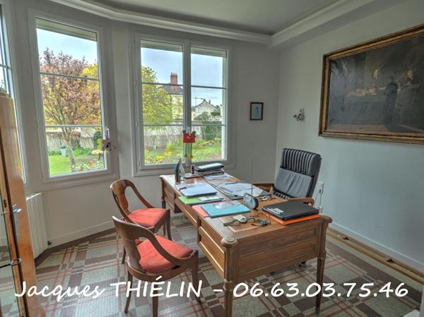 Maison de caractère en hypercentre de Longué-Jumelles ? 198 m² ? 5 chambres ? Terrain clos