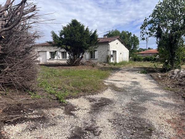 Maison à vendre 101 992 € Saint-Laurent-de-Belzagot 4 p 95 m² DPE F