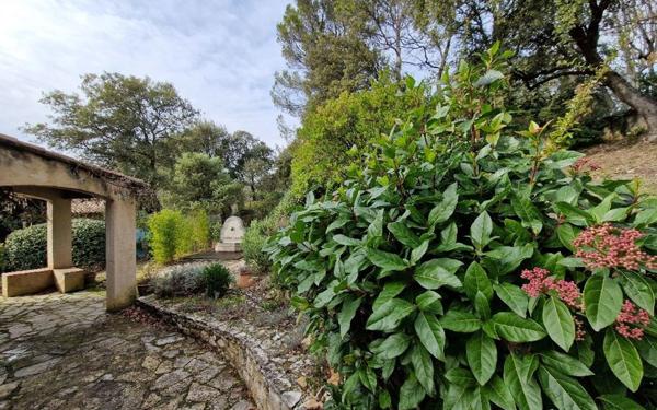 Maison à vendre    5 pièces • 150,72 m2 La Tour-d'Aigues