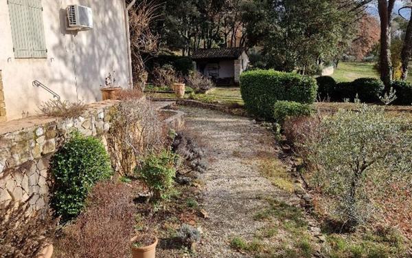 Maison à vendre    5 pièces • 150,72 m2 La Tour-d'Aigues