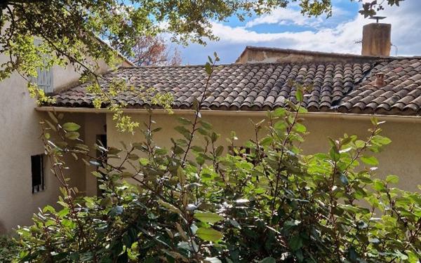 Maison à vendre    5 pièces • 150,72 m2 La Tour-d'Aigues