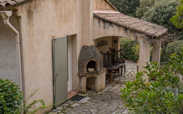 Maison à vendre    5 pièces • 150,72 m2 La Tour-d'Aigues