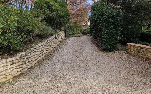 Maison à vendre    5 pièces • 150,72 m2 La Tour-d'Aigues