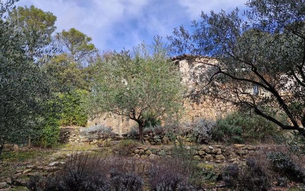 Maison à vendre    5 pièces • 150,72 m2 La Tour-d'Aigues