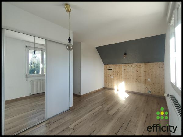Maison
         8 pièces
        - 160 m² 324 450 €*