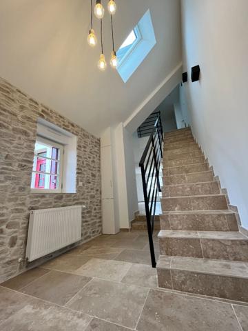 Maison Les Granges Le Roi 5 pièce(s) 163.62 m2