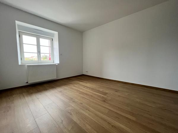 Maison Les Granges Le Roi 5 pièce(s) 163.62 m2