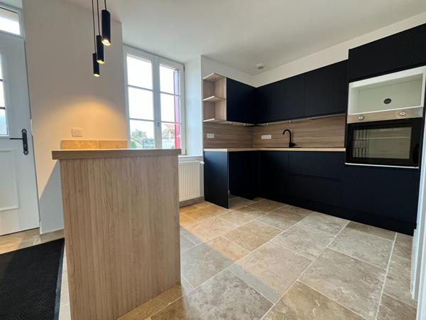 Maison Les Granges Le Roi 5 pièce(s) 163.62 m2