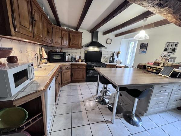 Maison à vendre |  Saint-Laurent-de-Belzagot |  8 pièces | 103 m²