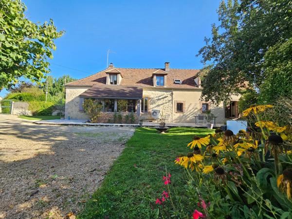 À 10 minutes des commodités, découvrez le charme et la sérénité de la campagne !