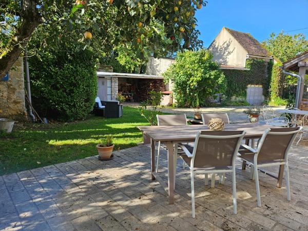 À 10 minutes des commodités, découvrez le charme et la sérénité de la campagne !